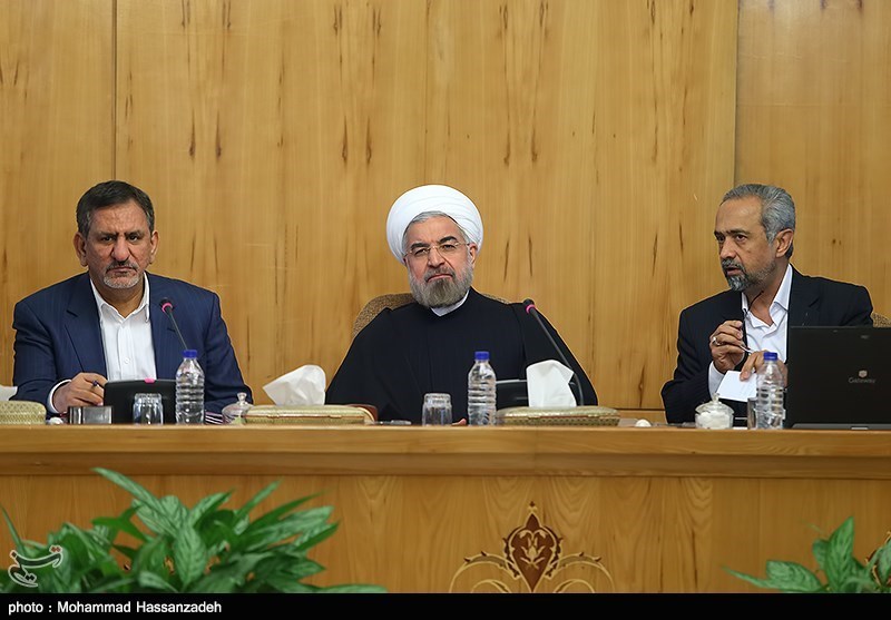 واحد پول ایران تومان و برابر ۱۰ ریال تعیین شد