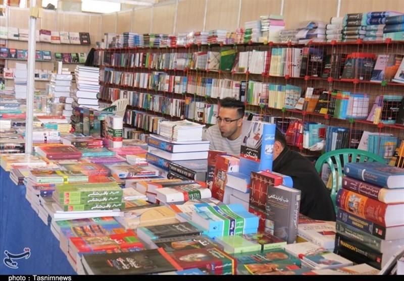 سیزدهمین نمایشگاه کتاب در خوزستان آغاز به کار کرد