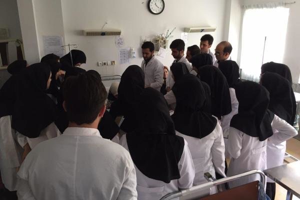 پذیرش ۴۸دانشجوی پرستاری و پزشکی بومی در دانشکده علوم پزشکی آبادان