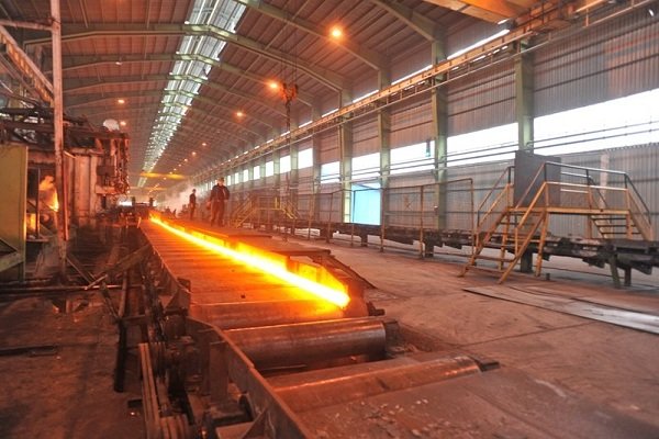 اشتغال صنعت فولاد به خطر افتاد/دولت مصوبه خود را اصلاح کند
